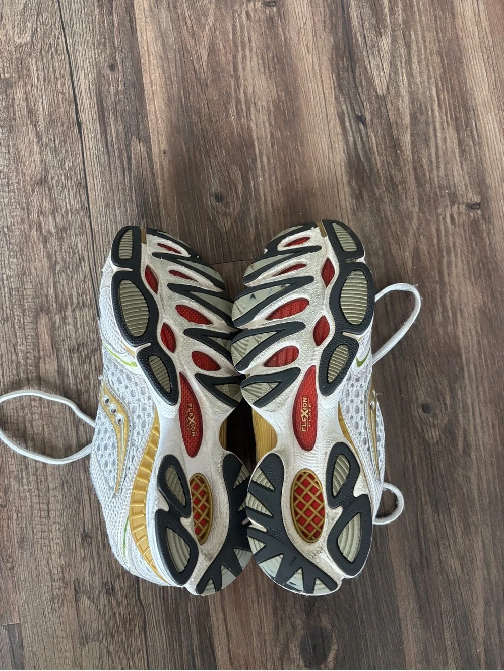 Saucony vintage y2k